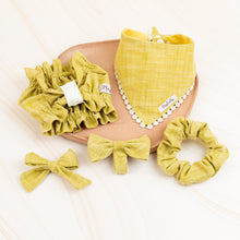 Load image into Gallery viewer, 'Kiwi' Dog Hair Bow