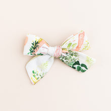Load image into Gallery viewer, eloise dog hair bow