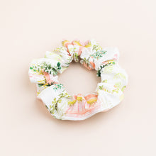 Load image into Gallery viewer, eloise dog scrunchie