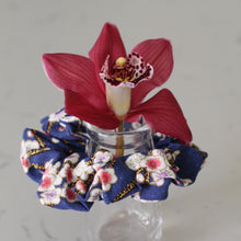 Load image into Gallery viewer, The &#39;Spring in Bloom&#39; Scrunchie

