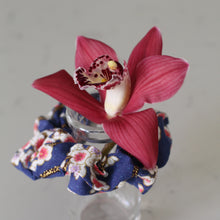 Load image into Gallery viewer, The &#39;Spring in Bloom&#39; Scrunchie
