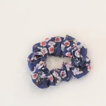 Load image into Gallery viewer, The &#39;Spring in Bloom&#39; Scrunchie
