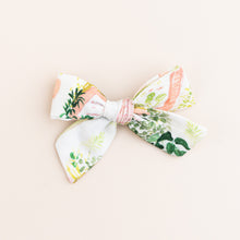 Load image into Gallery viewer, eloise dog hair bow
